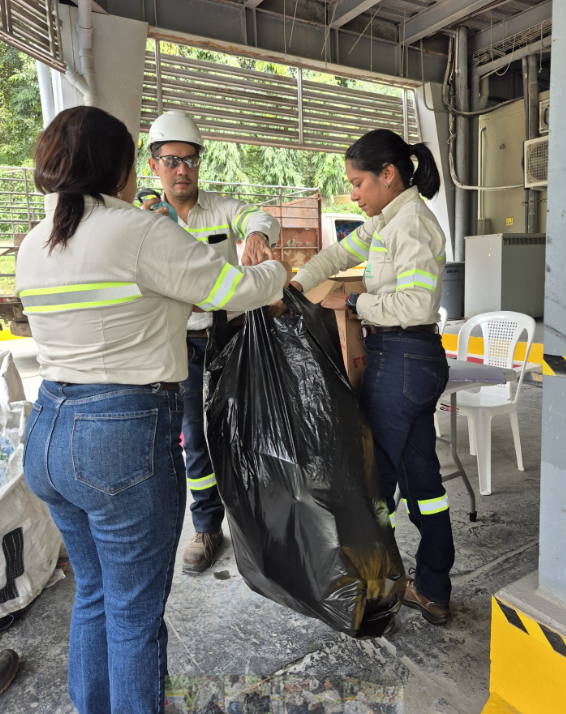 Cementos Progreso recupera media tonelada de residuos en jornada de reciclaje